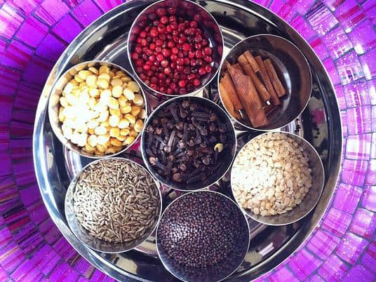 Ayurvedic-eating-time-spice-box