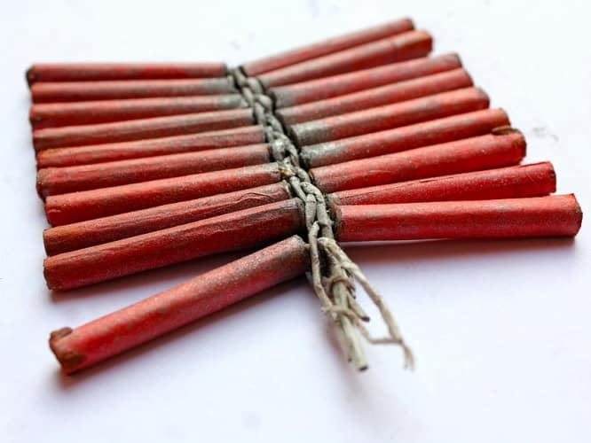 Diwali-firecrackers-precautions-during-diwali-festival