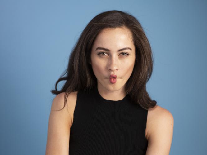 facial-yoga-pose-reduces-double-chin-chubby-cheeks-yoga-poses-101